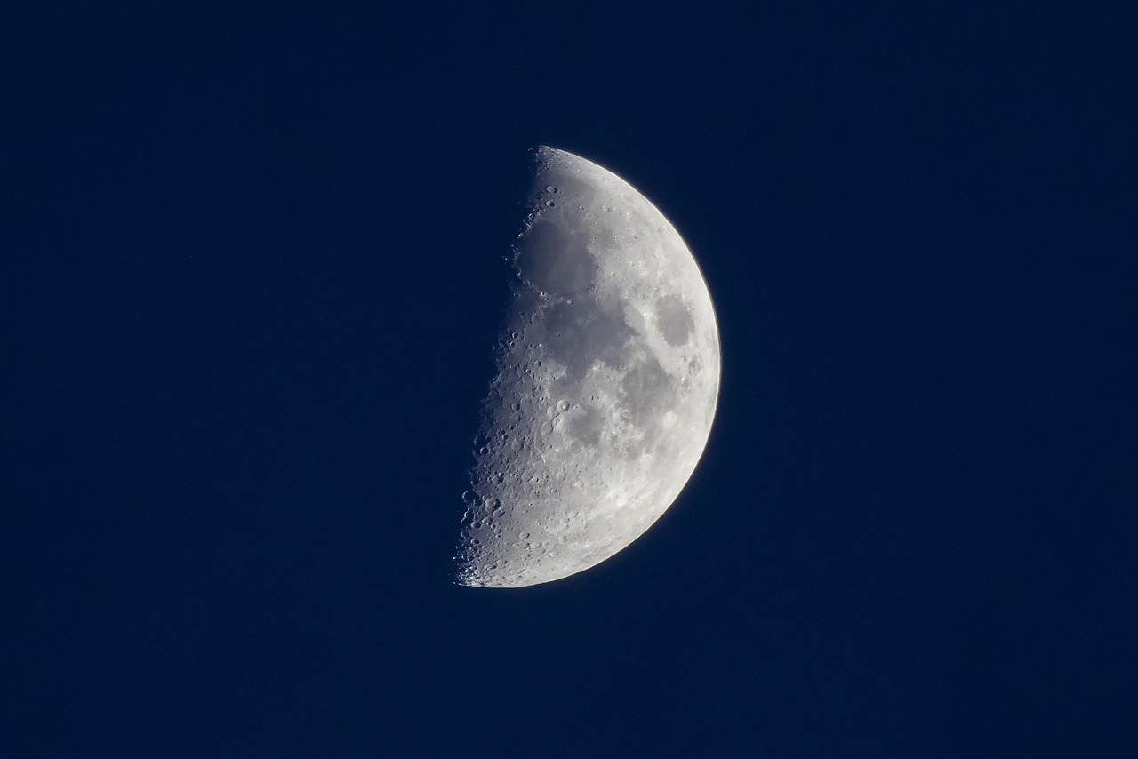 moon, nature, half moon, night, windows wallpaper, 4k wallpaper, sky, desktop backgrounds, hd wallpaper, laptop wallpaper, sky background, beautiful wallpaper, wallpaper hd, cool backgrounds, free wallpaper, wallpaper 4k, mac wallpaper, night sky, free background, full hd wallpaper, background, 4k wallpaper 1920x1080, universe